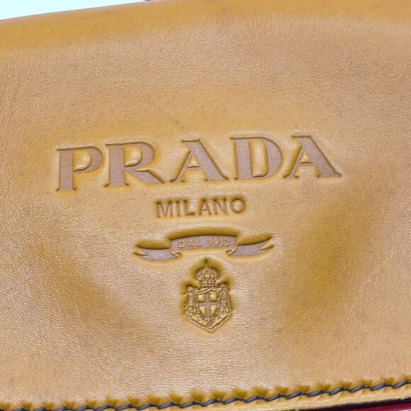 Authentic Prada Brown Leather Hand Bag mn420-121425 - Picture 10 of 16